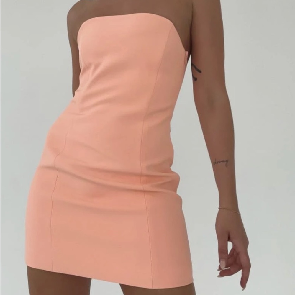 NWT - RUMORED “OLD HOLLYWOOD MINI DRESS” Size S - Color “peach whip”